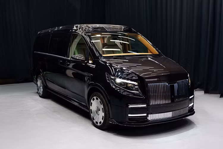 Mercedes-Benz V-Class “bien hinh” toan dien voi goi do Mansory