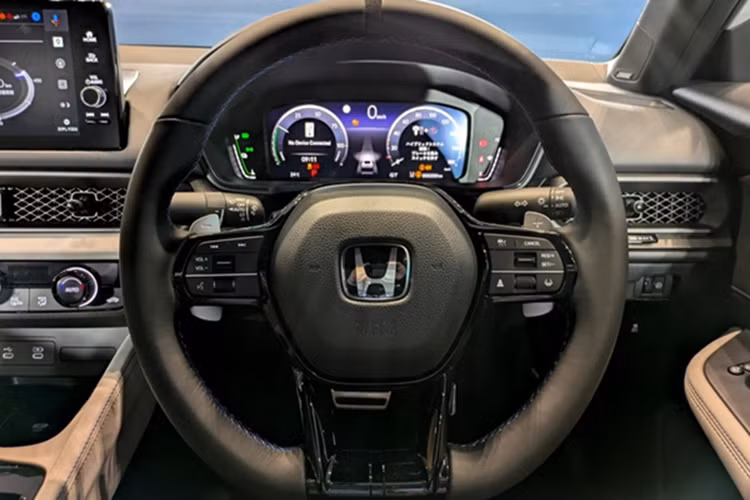 Nó hoạt động với hệ thống Active Sound Control (ASC) phát âm thanh qua loa. Mặc dù hệ truyền động này không có bộ chuyển đổi mô-men xoắn và hoạt động với hệ thống ASC nhưng nó vẫn duy trì tốc độ động cơ khi giảm số để đạt hiệu suất tối đa.