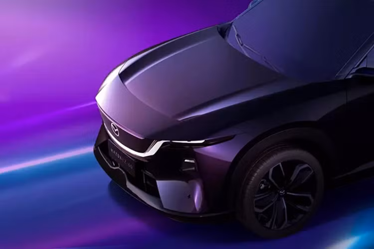 Tổng quãng đường hỗn hợp của EZ-6 đạt khoảng 1.300 km khi dùng động cơ xăng để sạc lại pin. Mazda vẫn đang sản xuất những mẫu xe xăng khá hấp dẫn và thậm chí lập kỷ lục doanh số tại Mỹ vào năm ngoái.