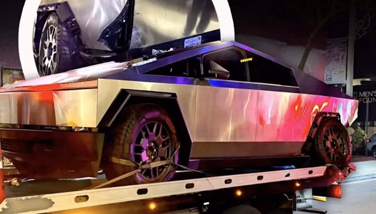 Tesla Cybertruck mua 2,6 ty, ban 