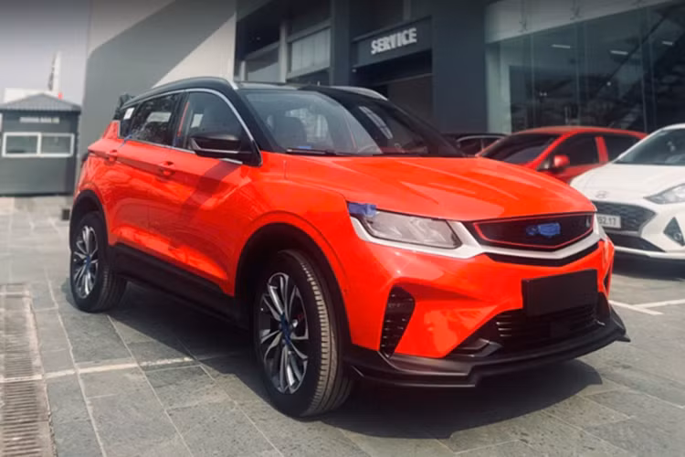 Được biết, sự xuất hiện của mẫu xe Geely Coolray 2025 mới này là bước chuẩn bị cho sự kiện lái thử dự kiến diễn ra vào cuối tuần này, trước khi xe chính thức ra mắt và mở bán tại Việt Nam.