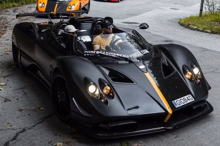 Pagani Zonda HP Barchetta hon 340 ty dong 