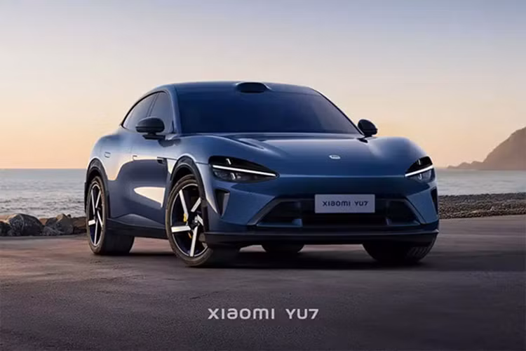 Xe dự kiến lên kệ tại Trung Quốc vào khoảng tháng 6-7/2025, mức giá xe Xiaomi YU7 2026 dao động từ 300.000 nhân dân tệ (khoảng 1,03 tỷ đồng) đến 400.000 nhân dân tệ (khoảng 1,37 tỷ đồng), tùy phiên bản. Khách hàng ngoài Trung Quốc sẽ phải chờ lâu hơn, khi Xiaomi lên kế hoạch xuất khẩu xe từ năm 2027.