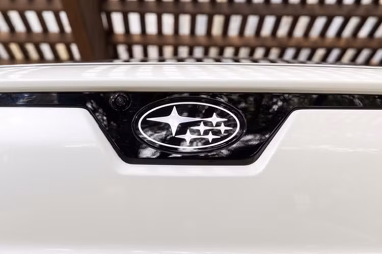 Điều này giúp đại diện của Subaru khác biệt so với mẫu xe song sinh Toyota bZ4X khi chỉ có duy nhất lựa chọn dẫn động cầu trước và 1 động cơ điện. Phiên bản tiêu chuẩn được tinh chỉnh giúp công suất tăng lên 233 mã lực, cao hơn mức 215 mã lực trước đây.