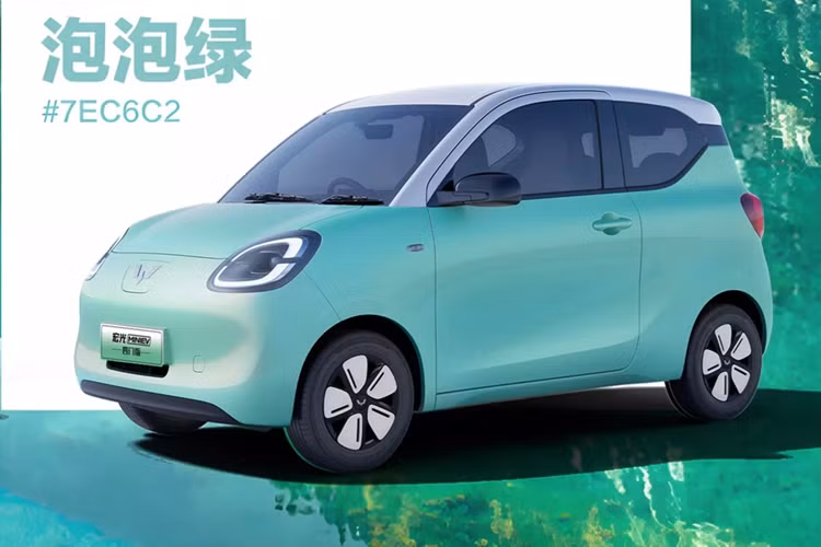 Để thu hút thêm các khách hàng nữ, Wuling Mini EV bổ sung các màu sắc tươi tắn như xanh Bubble Green, xanh Puff Blue hay nâu Sweet Coffee.