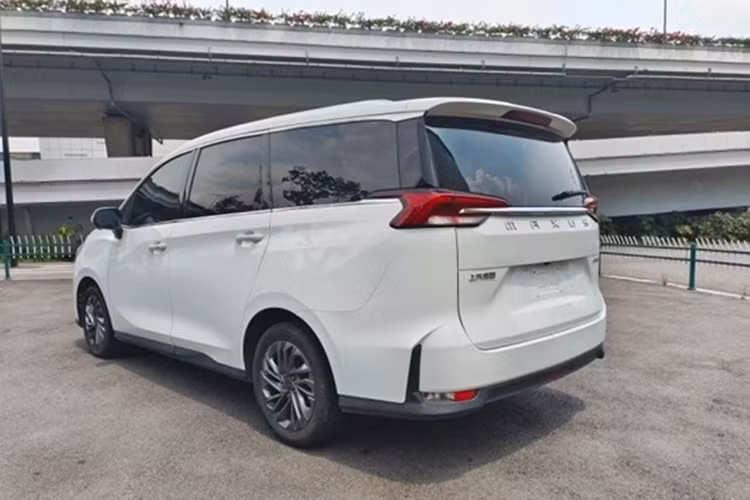 Nó cũng mang lại lợi thế đáng kể về giá so với MPV hybrid hiện có của SAIC Maxus, Mifa 5 Plug-in (có giá từ 22.550 đến 26.680 USD).