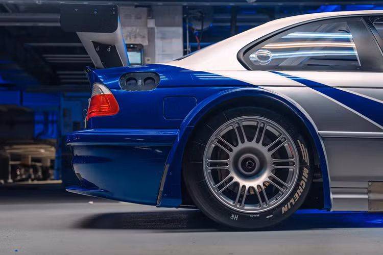 Vì vậy BMW mới phải cho chỉnh sửa lại để xe thực trở nên giống với game. Chiếc M3 GTR E46 đặc biệt này sẽ được trưng bày tại tổ hợp bảo tàng BMW Welt ở thành phố München, Đức từ 27/11/2024 đến 6/1/2025.