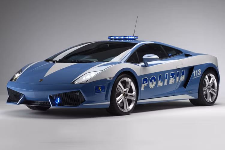 Vào năm 2008, biên chế lực lượng "Polizia di Stato” được bổ sung mẫu Gallardo LP 560-4 bản nâng cấp giữa vòng đời với một số thay đổi về thiết kế và hiệu năng vận hành.