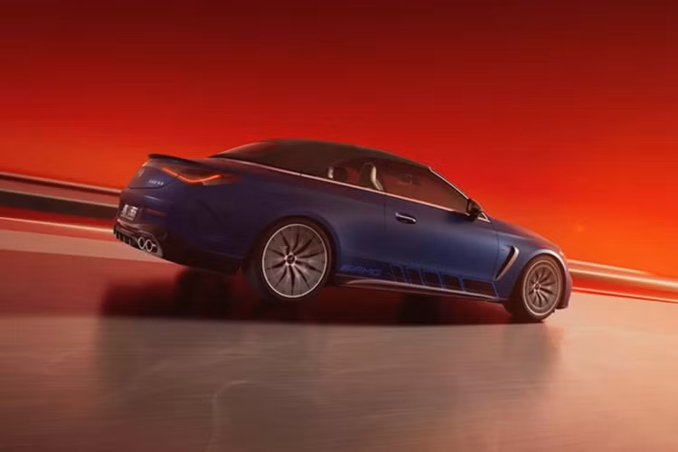 Hiện tại hang xe sang Đức không đề cập đến giá xe Mercedes-Benz CLE 2025 tại Mỹ, nhưng CLE phiên bản đặc biệt Manufaktur sẽ có mặt tại châu Âu với số lượng giới hạn, dự kiến sẽ ra mắt vào tháng 7/2025.