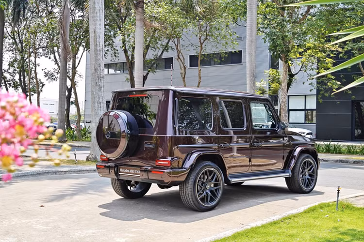 Hệ thống hỗ trợ phanh phòng người va chạm Active Brake Assist; hỗ trợ giữ làn đường chủ động; hỗ trợ đỗ xe chủ động PARKTRONIC; cảnh báo mất tập trung ATTENTION ASSIST; camera 360 độ, cảm biến áp suất lốp...