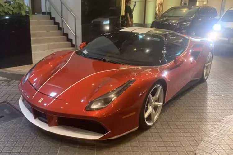 Ferrari 488 GTB dac biet nhat Viet Nam cua dai gia Ha Noi-Hinh-2