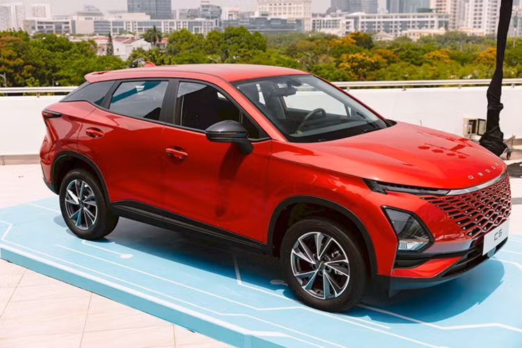 Giống như hai phiên bản Flagship và Premium, Omoda C5 Luxury được áp dụng chế độ bảo hành 7 năm hoặc 1 triệu km cho xe. Trong khi đó, động cơ được bảo hành trong vòng 10 năm hoặc 1 triệu km (tùy điều kiện nào đến trước).