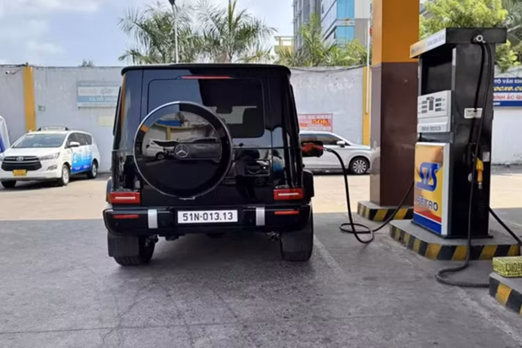 Xe đua đường phố Honda Civic Type R được lắp trái tim 4 xi-lanh thẳng hàng K20C1, dung tích 2.0 lít, tăng áp, sản sinh ra công suất tối đa 315 mã lực tại 6.500 vòng/phút và mô-men xoắn 420 Nm trong khoảng 2.600 đến 4.000 vòng/phút.