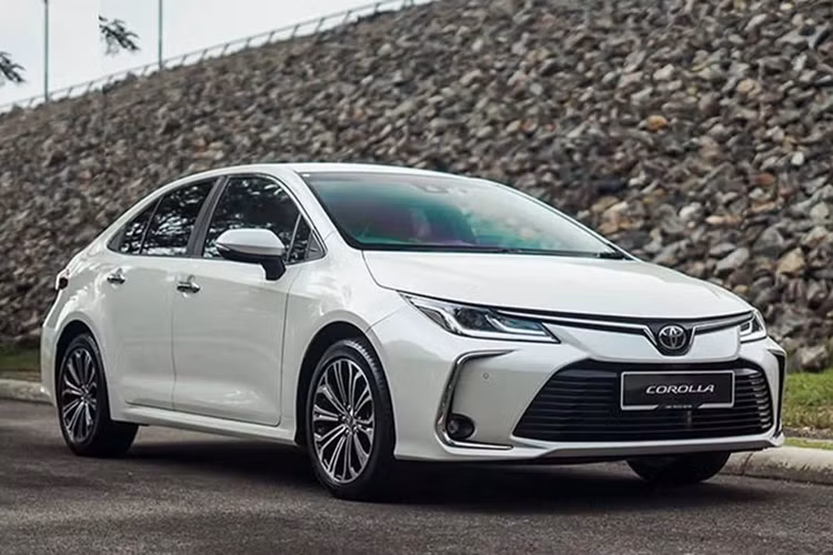 Theo đó, cung cấp sức mạnh cho Toyota Corolla Altis 2025 mới tại Nhật Bản là hệ thống hybrid với sự kết hợp của động cơ xăng 1.8L (công suất 97 mã lực) và mô-tơ điện (công suất 94 mã lực đặt ở cầu trước).