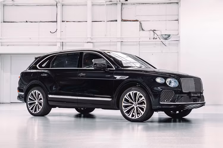 Bentley Mulliner vừa giới thiệu bộ sưu tập Bentley Inspired by China 2025 mới lấy cảm hứng từ nền văn hóa lâu đời của Trung Quốc với 8 chủ đề khác nhau được thực hiện tren 3 mẫu xe, gồm: Bentayga EWB, Flying Spur và Continental GT.