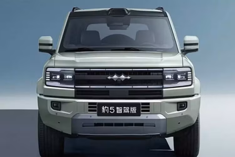 Vào ngày 21/2/2025 vừa qua, BYD Fang Cheng Bao Bao 5 Intelligent Driving Edition mới đã chính thức được bán ra. So với phiên bản thông thường, mẫu xe được cập nhật có LiDAR gắn trên nóc xe và trợ lý giọng nói mới tích hợp với mô hình AI.