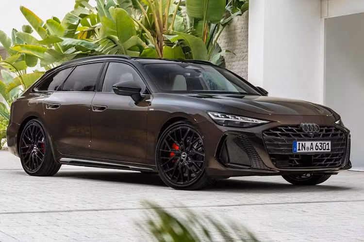 Audi đã bắt đầu nhận đơn đặt hàng cho mẫu xe A6 Avant mới tại Châu Âu. Tại Đức , mẫu xe cơ sở với động cơ xăng mild-hybrid có giá từ 58.000 euro, rẻ hơn 1.900 euro so với giá khởi điểm của mẫu xe A6 Avant đang bán. Để so sánh, mẫu xe A5 Avant nhỏ hơn có giá khởi điểm là 46.850 euro tại cùng thị trường. Những đợt giao hàng đầu tiên của Audi A6 Avant dự kiến diễn ra vào cuối tháng 5/2025.