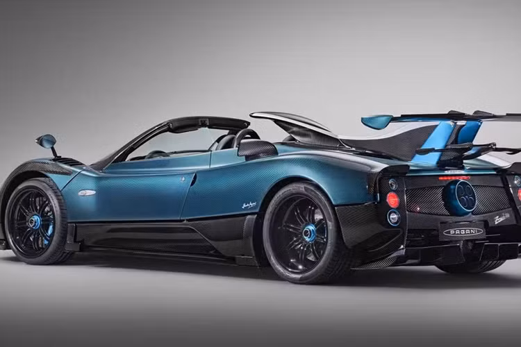 Điều này cũng là lý do khiến Pagani duy trì chương trình Unico dành cho những khách hàng có thừa tiền để thực hiện chiếc Pagani yêu thích dù nó đang trở nên già cỗi khi so với Huayra và Utopia.