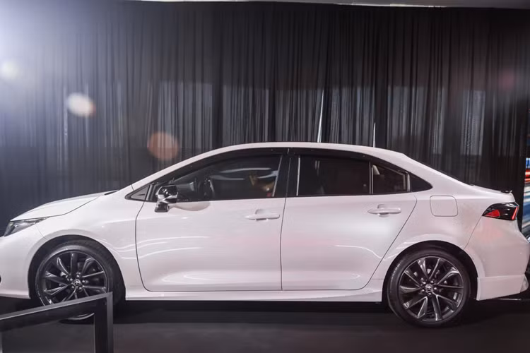 Toyota Corolla GR Sport 2025 nâng cấp hiệu suất, từ 842 triệu đồng - Hình 2 Toyota Corolla GR Sport 2025 nang cap hieu suat, tu 842 trieu dong-Hinh-2