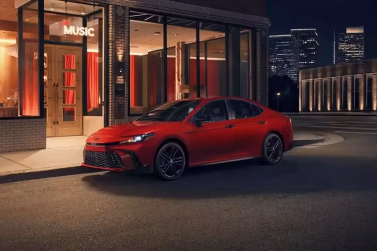 Chi tiết Toyota Camry Nightshade Edition 2026 mới vừa ra mắt Chi tiet Toyota Camry Nightshade Edition 2026 moi vua ra mat