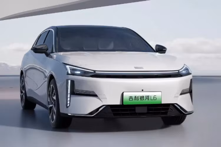 Vào ngày 6/1/2025, Geely Galaxy đã công bố những hình ảnh chính thức về mẫu xe L6 EM-i sắp ra mắt được xây dựng trên hệ thống Thor PHEV thế hệ tiếp theo của Geely (được gọi là NordThor hoặc Leishen). Geely Galaxy L6 EM-i PHEV 2025 mới cũng là mẫu xe sedan đầu tiên được trang bị hệ thống này.