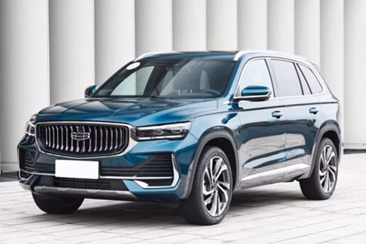 Với sự kết hợp giữa thiết kế cao cấp, công nghệ hiện đại và động cơ mạnh mẽ, Geely Monjaro hứa hẹn sẽ tạo ra một cú hích đáng chú ý khi gia nhập thị trường Việt Nam. Mẫu SUV hạng D này sẽ cạnh tranh trực tiếp với các đối thủ sừng sỏ như Mazda CX-8, Hyundai SantaFe và Toyota Fortuner. Mức giá xe Geeley Monjaro tại Việt Nam và ngày công bố ra mắt hiện vẫn là ẩn số.