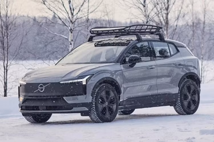 Dự kiến, trong tương lai gần, ngoài Volvo EX30 phiên bản off-road thì hãng sẽ tiếp tục giới thiệu thêm các bản dành cho các mẫu xe khác trong dải sản phẩm của mình như: SUV điện EX90 và cả sedan ES90 sắp ra mắt.