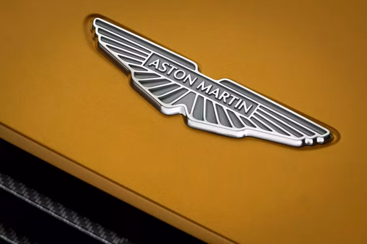 Chỉ một xe Aston Martin Valiant độc nhất được giao đến Canada, xe đã được bàn giao đến chủ nhân thông qua Grand Touring Automobiles (đại lý chuyên về các dòng siêu xe, xe sang như Koenigsegg, Lamborghini, Lotus, Pininfarina, Rimac và Zagato)