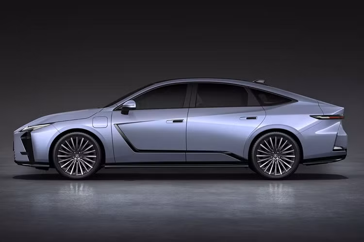 Lexus ES thế hệ mới có kích thước dài x rộng x cao lần lượt là 5.140 x 1.920 x 1.555 mm, đối với bản thuần điện chiều cao tăng thêm 5 mm. Chiều dài trục cơ sở 2.950 mm. Ngoại thất Lexus ES với 7 màu, gồm: xám Sonic Chrome, đồng Sonic Copper, xám Sonic Titanium; đặc biệt là màu mới - xanh Sou.