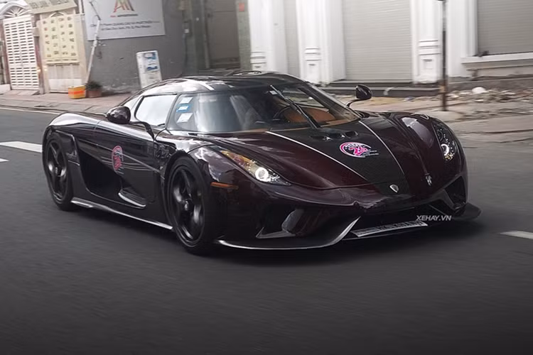 Màn dợt xe trên cao tốc Tp.HCM - Long Thành - Dầu Giây của doanh nhân Hoàng Kim Khánh với McLaren Senna và Koenigsegg Regera diễn ra trong đêm tối nên ít người biết đến, theo chia sẻ của chủ nhân, anh di chuyển trong hành trình 200 km.