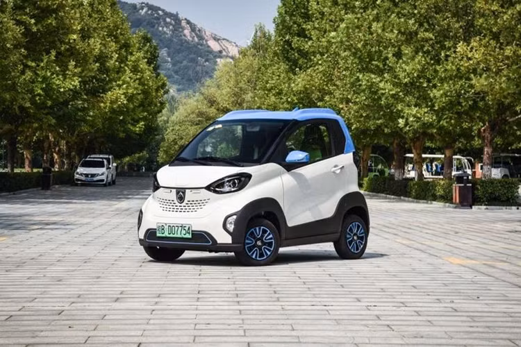 Đại diện TMT Motors, đối tác của liên doanh General Motors - SAIC – Wuling đã thông báo kế hoạch dự kiến phân phối 3 mẫu xe điện mới tại Việt Nam. Ba mẫu xe mới này đều đến từ thương hiệu ôtô điện Baojun giá rẻ và có mức bán ra dự kiến đều dưới 450 triệu đồng.