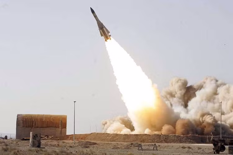 Được biết, trước khi bắn nhầm vào nhà dân, hệ thống S-200 Syria cũng đã bị đánh giá có khả năng tấn công trúng mục tiêu rất thấp và không phù hợp với chiến tranh hiện đại.