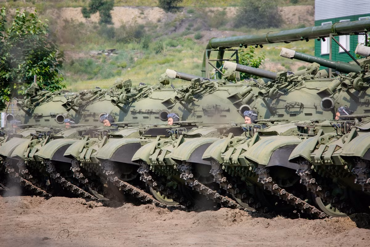 Trong ảnh là một đơn vị xe tăng T-62M của Nga trong trạng thái sẵn sàng chiến đấu sau khi hoàn tất quá trình bảo dưỡng. Nguồn ảnh: bmpd.livejournal.