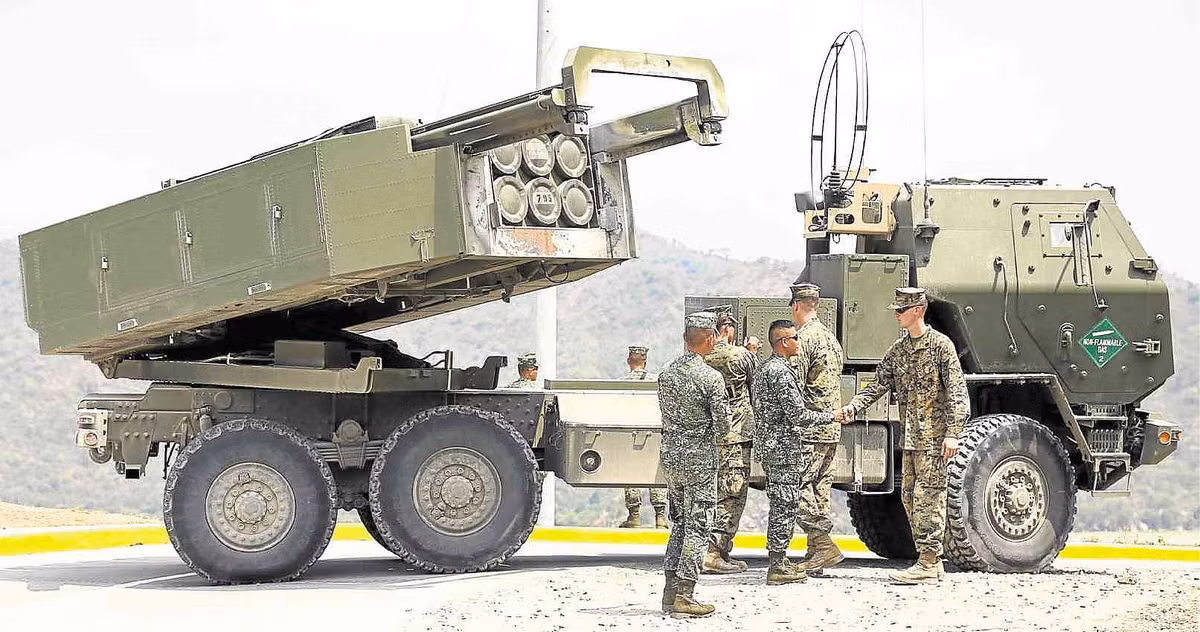 Zvezda đã đưa ra một vài tham số cơ bản để so sánh hai loại vũ khí của Nga và Mỹ để đưa ra kết luận rằng, HIMARS còn không dọa nạt nổi loại vũ khí đồng hạng thế hệ cũ hơn của Nga là BM-21 Grad chứ đừng nói là đối thủ xứng tầm của tên lửa đạn đạo Iskander.