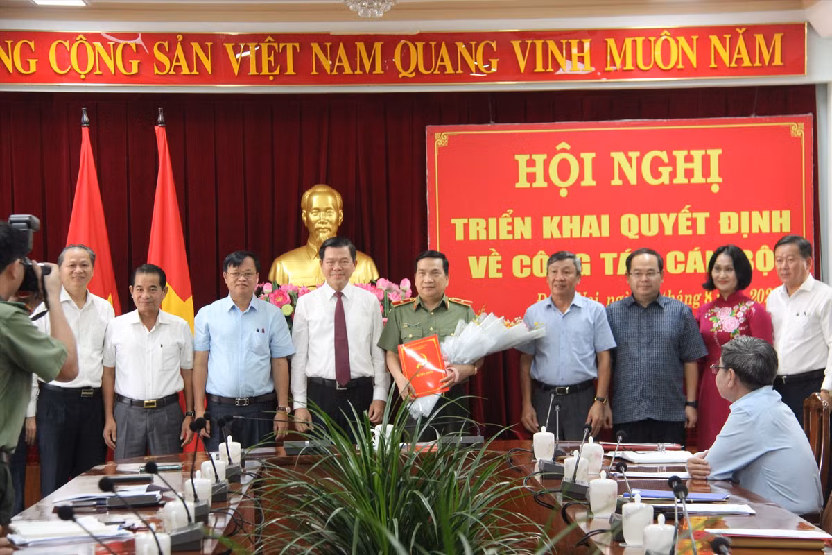 Chan dung Giam doc Cong an Tinh Dong Nai tham gia Ban Thuong vu Tinh uy