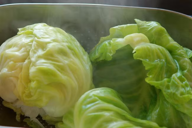  Dù vậy, không nhất thiết phải loại bỏ chúng khỏi bữa ăn. Việc thưởng thức một lượng nhỏ, sử dụng không thường xuyên, ăn kèm với các thực phẩm chứa chất chống ung thư như rau xanh, trái cây sẽ giảm thiểu được nguy cơ mắc bệnh. 