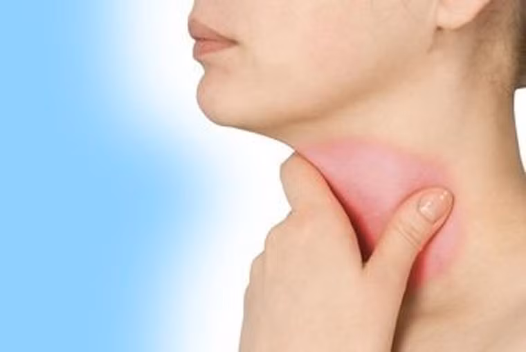  Giọng khàn, khó nuốt; khó thở; đau họng, đờm có máu và giảm cân bất thường…