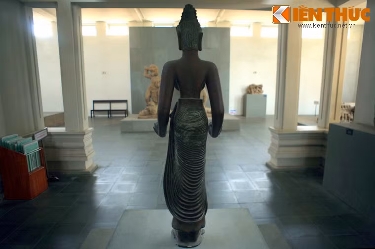 Bức tượng nữ thần Tara được phát hiện vào năm 1978 tại Phật viện Đồng Dương, thuộc địa phận làng Đồng Dương, xã Bình Định Bắc, huyện Thăng Bình, tỉnh Quảng Nam. Đây một khu phế tích Phật giáo lớn của vương quốc Chăm Pa cổ.