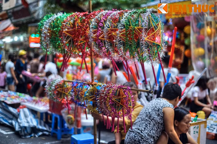 Trên phương diện văn hóa, người phương Đông quan niệm rằng hình ảnh ngôi sao 5 cánh tượng trưng cho ngũ hành tương sinh tương khắc trong phong thủy (Kim-Mộc-Thủy-Hỏa-Thổ).