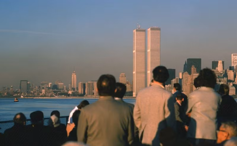 Khu Manhattan nhìn từ xa với tòa tháp đôi WTC cao vút. Ảnh: Manel Armengol Flickr.