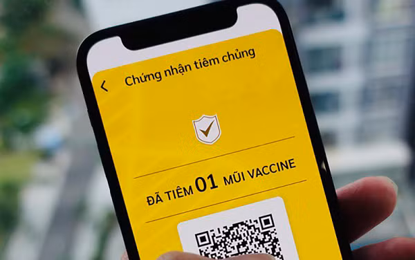 Tuy nhiên, theo Phó Cục trưởng Cục Công nghệ thông tin (Bộ Y tế) ông Nguyễn Trường Nam, do hệ thống dữ liệu quốc gia về tiêm chủng vắc xin COVID-19 mới vận hành và dữ liệu tương đối lớn nên sẽ mất thời gian để hiện thông tin trên ứng dụng.