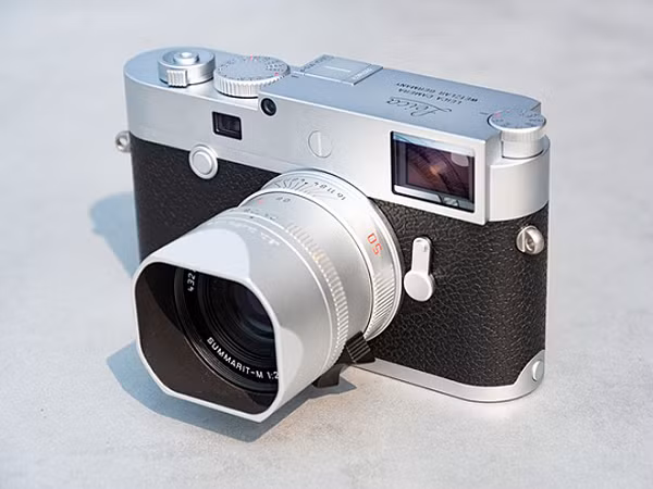 Cảm biến full frame CMOS 24MP có Dynamic range tốt hơn, độ sắc nét và tương phản được tăng lên đáng kể. Dải ISO ấn tượng từ 100 – 50.000, chip xử lý hình ảnh Leica Maestro II giúp chất lượng hình ảnh ở ISO cao tốt hơn nhiều so với các model trước.