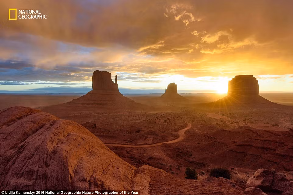 Khủng cảnh bình minh tuyệt đẹp trên núi Valley ở bang Utah, Mỹ. (Ảnh: Lidija Kamansky)