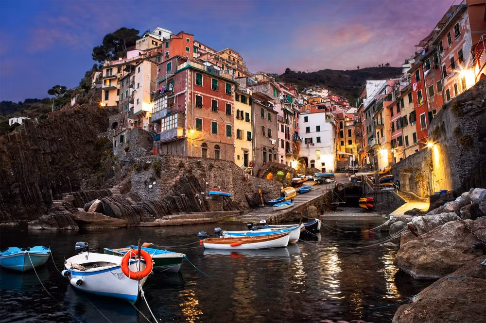 Thị trấn Riomaggiore, Italia. Thị trấn Riomaggiore, Italia.