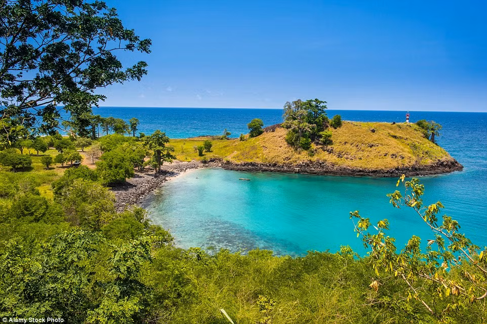 Sao Tome &amp; Principe là quốc gia nhỏ thứ hai ở châu Phi, nhưng có phong cảnh rất hoang sơ hiu quạnh.