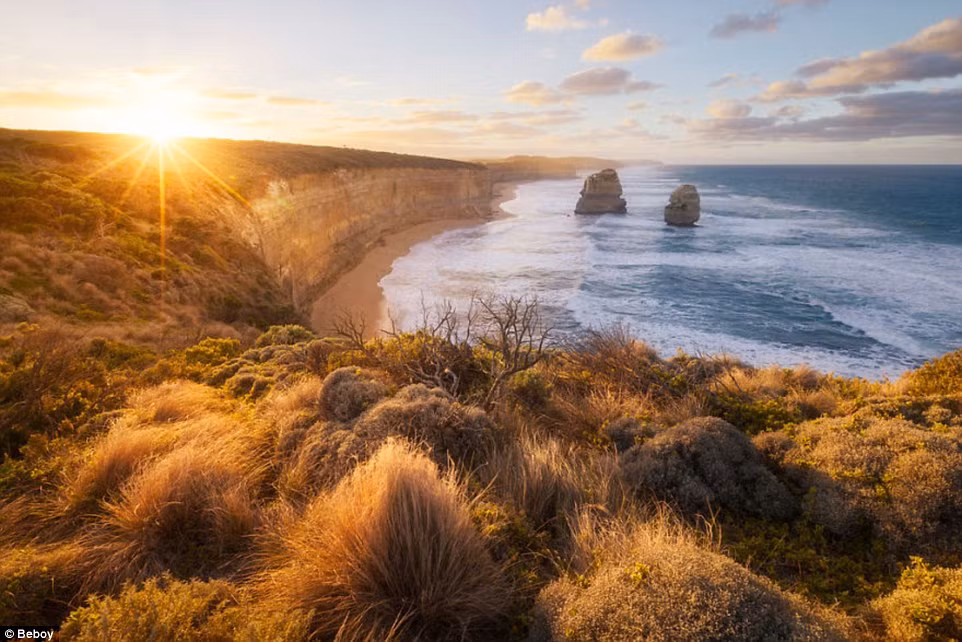 Khung cảnh hoàng hôn ở Australia. Những bức ảnh của nhiếp ảnh gia Grondin đã thu hút được hơn 34.000 người theo dõi trên Facebook và 13.200 người theo dõi trên Instagram. (Nguồn: Daily Mail)