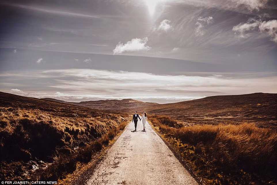 Phong cảnh hùng vĩ và lãng mạng trên vùng cao nguyên ở Scotland.