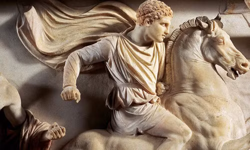 Chiến mã Bucephalus của Alexander Đại đế được miêu tả có kích thước to lớn, một mắt màu xanh. Tên của con ngựa này có nghĩa là "đầu bò" bởi vì nó có một xoáy lông trên đầu.