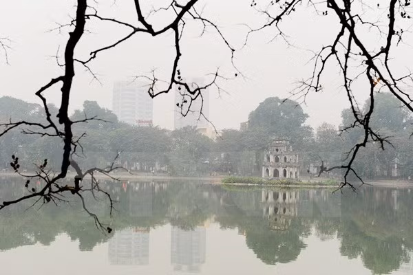 Khong dong y dat bieu tuong rua vang tai ho Hoan Kiem
