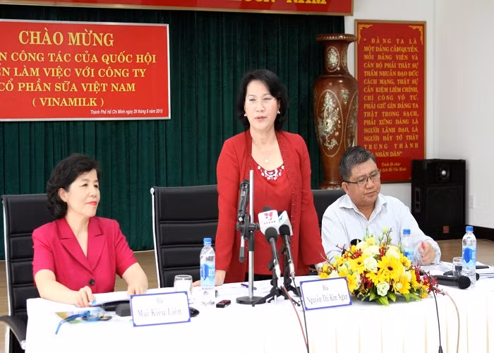 Bà Nguyễn Thị Kim Ngân, Ủy viên Bộ Chính trị - Phó Chủ tịch Quốc hội phát biểu tại buổi làm việc.